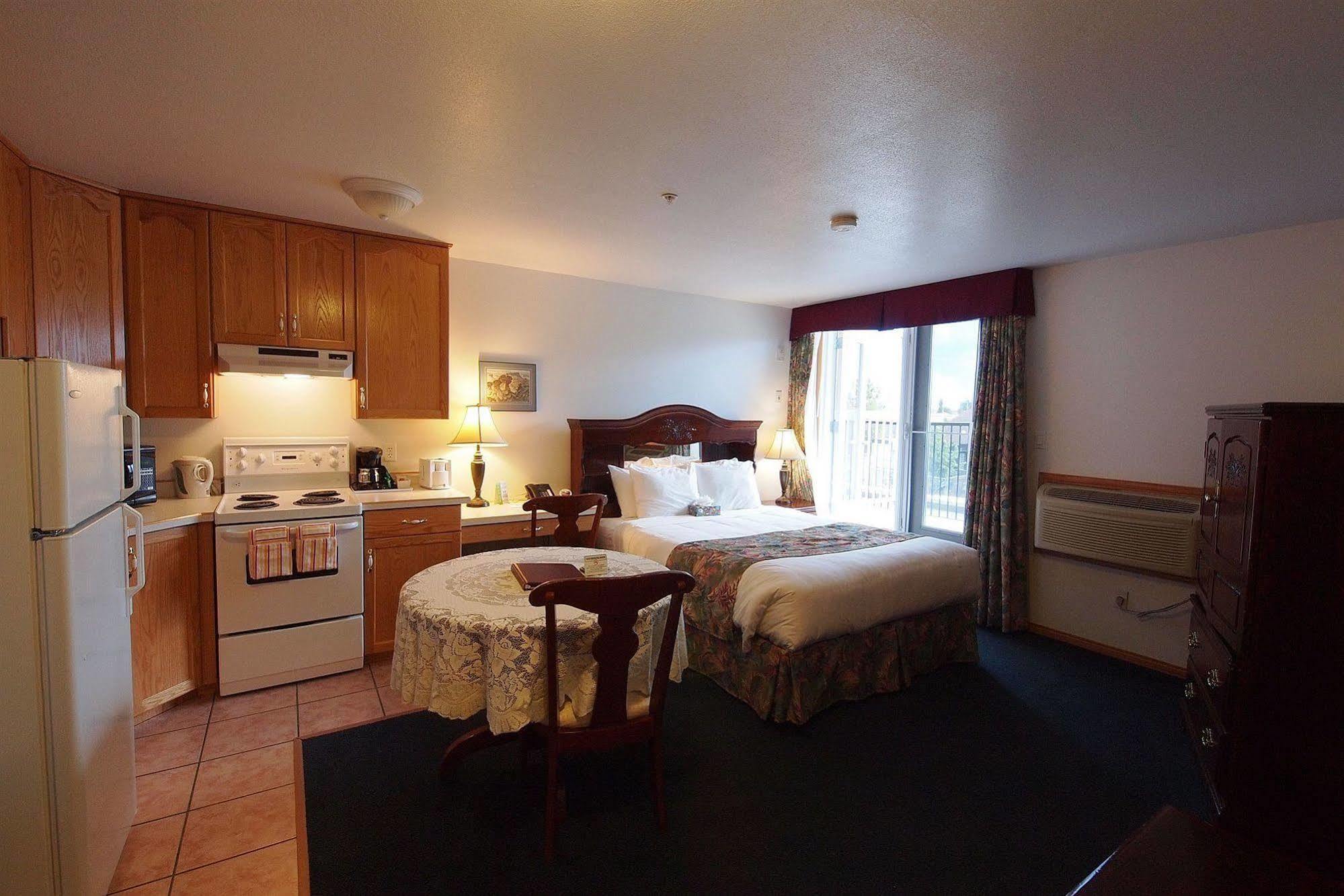 היי לבל Executive House Suites Hotel & Conference Centre מראה חיצוני תמונה